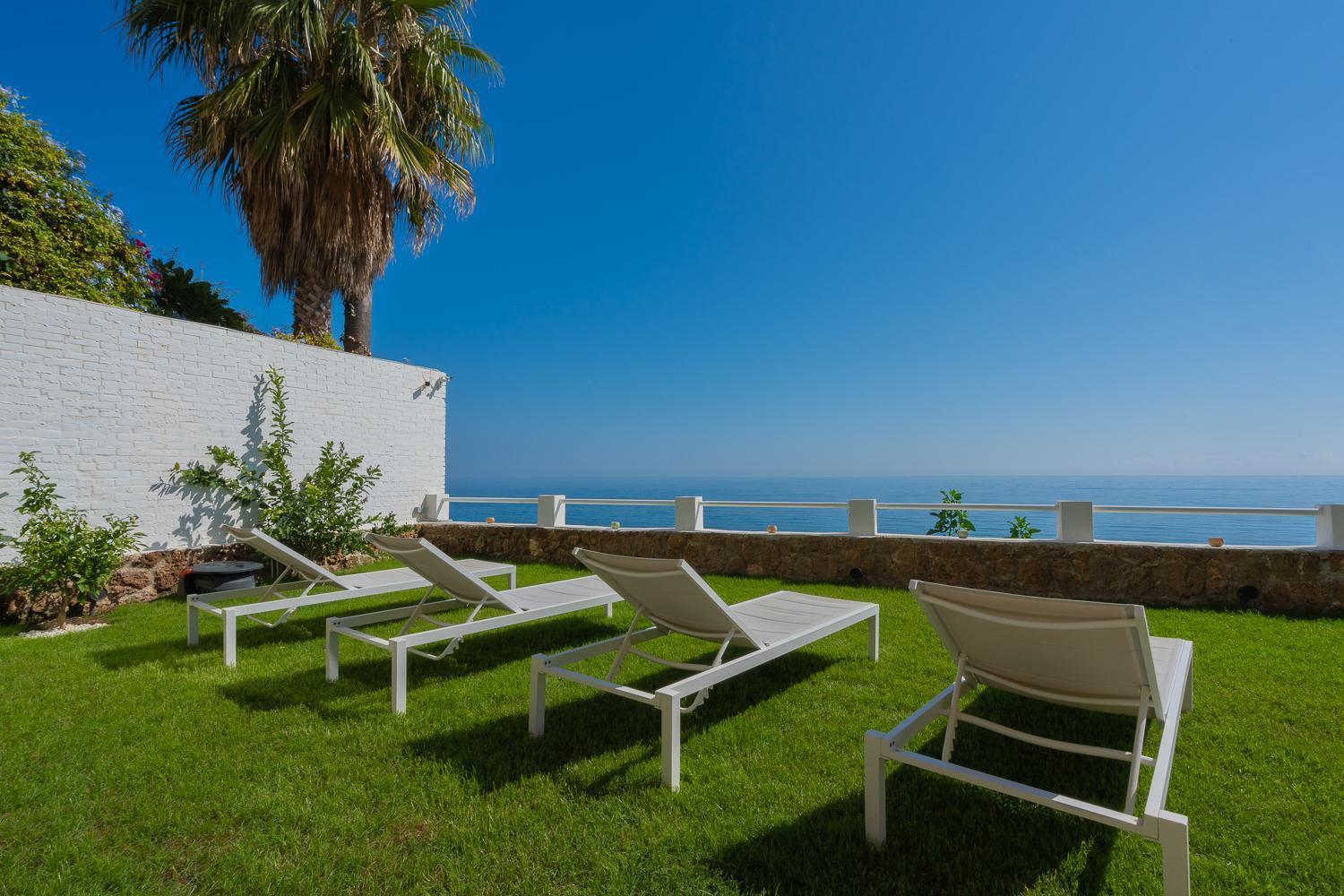 Private 250Sqm Garden Duplex, Jacuzzi, Cinema, Sea View Escape Apartment Torremolinos Exterior photo