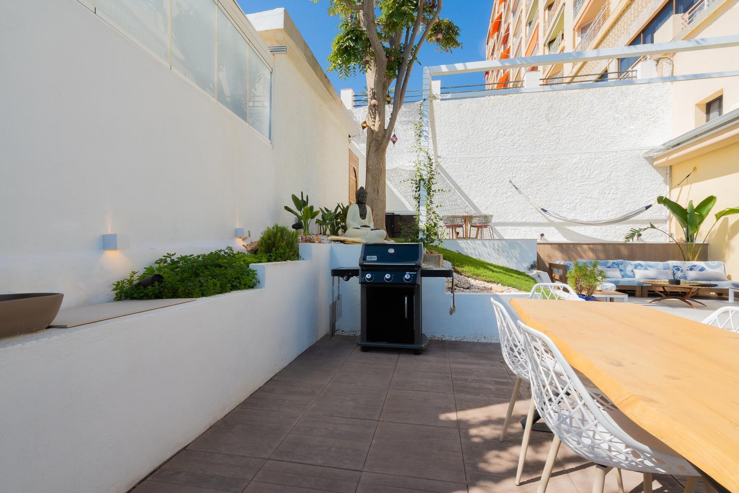 Private 250Sqm Garden Duplex, Jacuzzi, Cinema, Sea View Escape Apartment Torremolinos Exterior photo