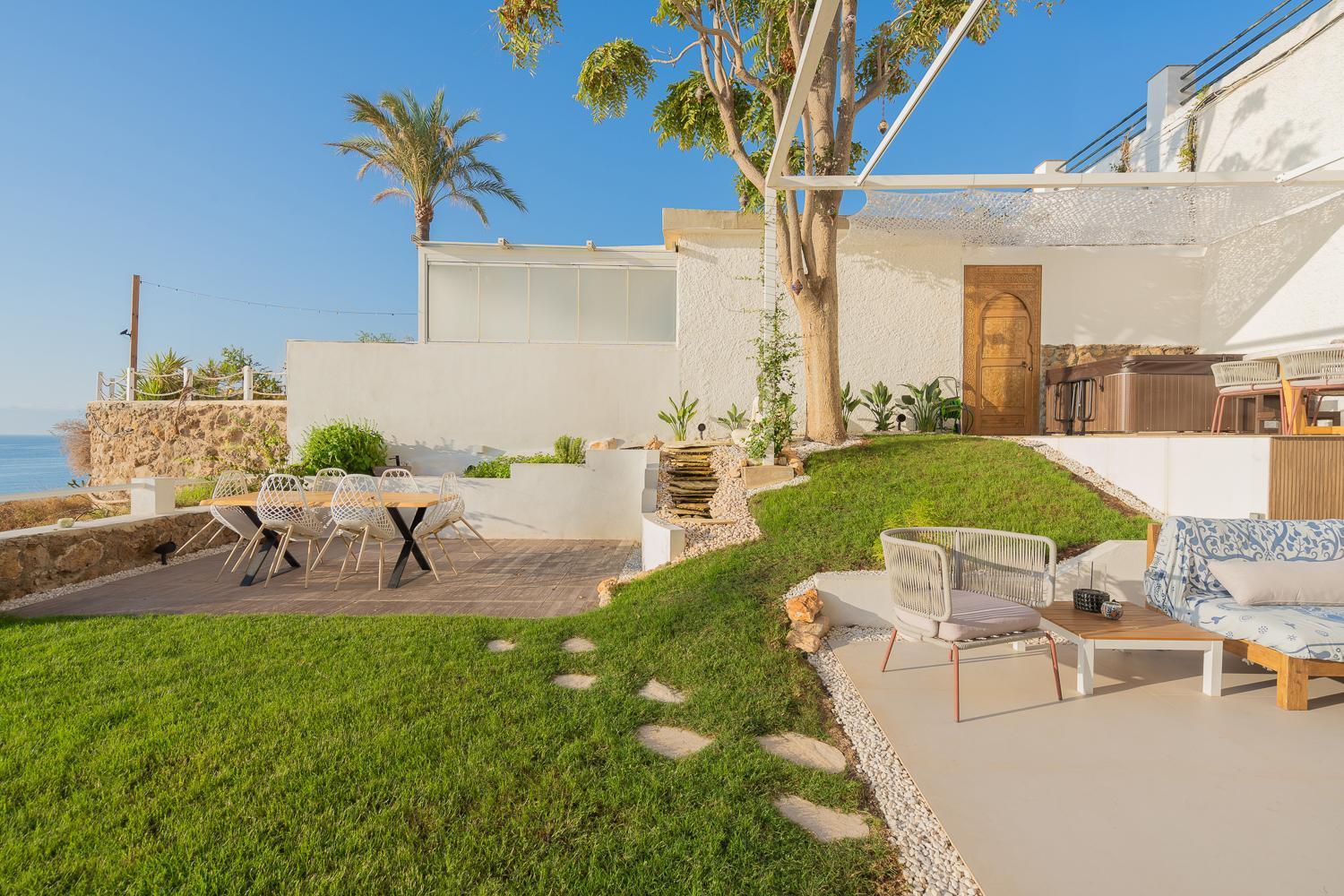 Private 250Sqm Garden Duplex, Jacuzzi, Cinema, Sea View Escape Apartment Torremolinos Exterior photo