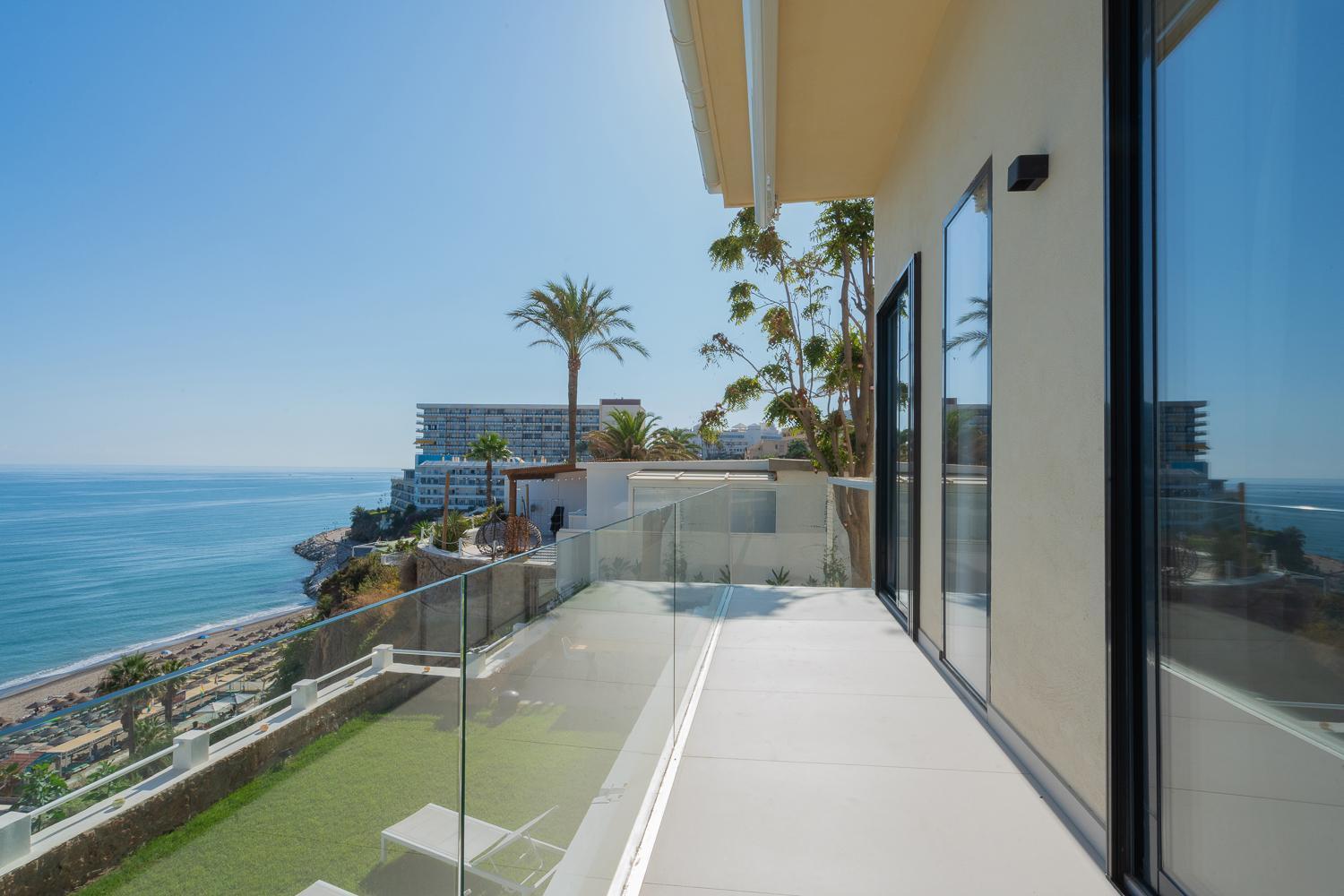 Private 250Sqm Garden Duplex, Jacuzzi, Cinema, Sea View Escape Apartment Torremolinos Exterior photo